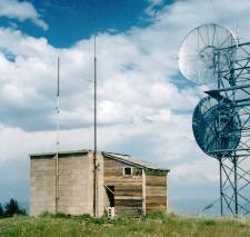 Building on Scott's hill, before-annex removal - looking northeast - small version
